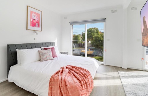 Highton Hotel | Pet-Friendly Highton Accommodation in Geelong, 8/10 Rating