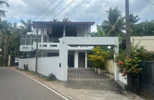 Western Province House | Budget-Friendly Stay at Highway Reach Layathraa with Kitchen