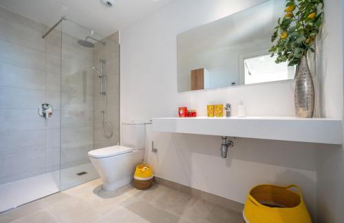Fuengirola Apartment | Experience La Vida Feliz in Beautiful Andalucia