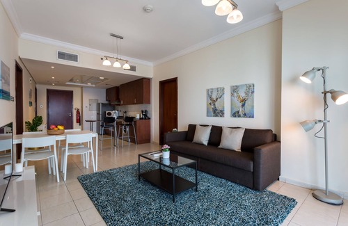 Jumeirah Lake Towers Apartment | Relax at HiGuests: Lake View with Pool & Ocean Access