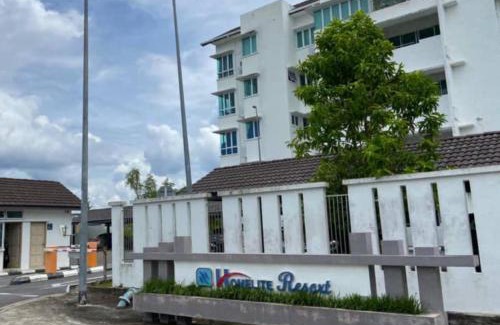 Miri Apartment | Cozy Comfort at Hii's Homestay - 4-Star Family Friendly