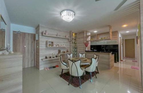 Miri Apartment | Cozy Comfort at Hii's Homestay - 4-Star Family Friendly