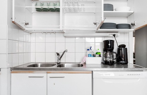 Hameenlinna Apartment | Pet-Friendly Hiisi Homes Hämeenlinna Idänpää with Breakfast