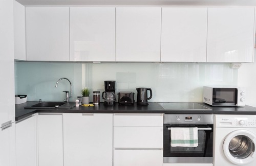 Lantinen District Apartment | Discover Hiisi Homes Helsinki Haaga: Pet-Friendly Retreat
