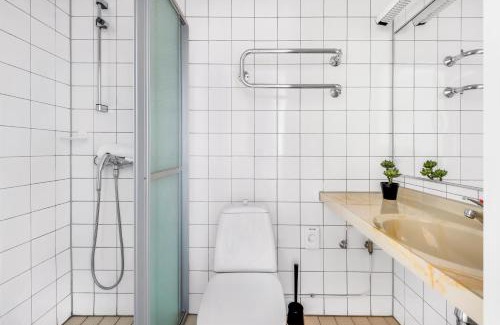 Lohja Hotel | Cozy Hiisi Hotel Lohja: Family & Pet Friendly Stay