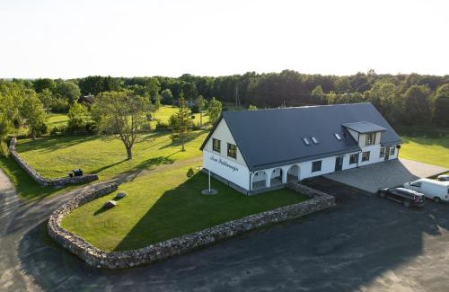 Rahtla Hotel | Family-Friendly Sõru Puhkemaja with Pool & Great Reviews