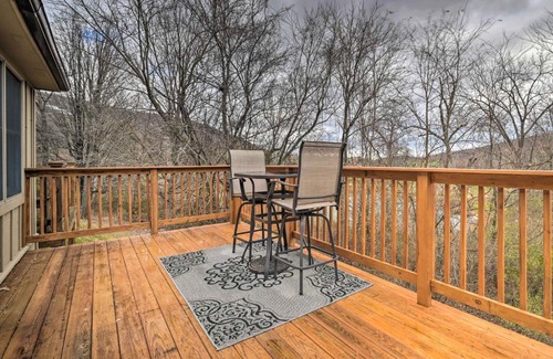 Mercersburg House | Cozy Ridgetop Retreat - Steps from Hiking & Biking Trails