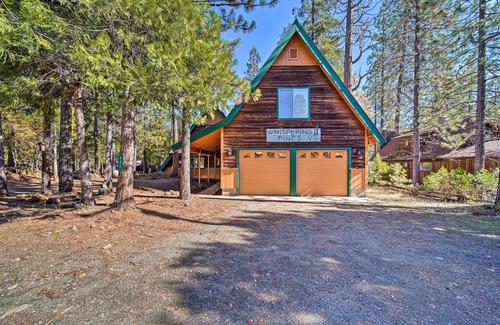 Trinity Center Cottage | Cozy Trinity Center Cabin with Deck & Ocean View