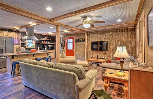 New Site House | Idyllic Cabin Retreat: Enjoy Hiking and Spa Amenities!
