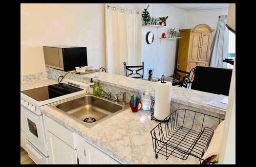 Beech Mountain Condo | Walk to the Slopes: Pet-Friendly Hotel with Pool & Spa