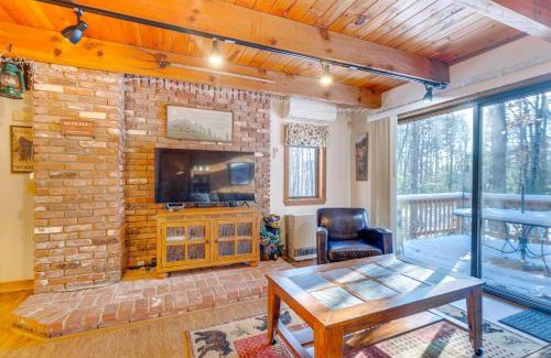 North Conway House | Cozy North Conway Townhome with Deck and Home Office