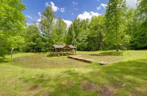 Vein Mountain Apartment | Relaxing Marion Cabin with Hot Tub & Nature Trails Nearby