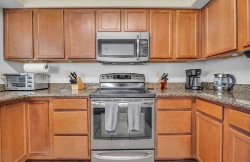 Paradise Valley Village Villa | Ideal Retreat: 4-Bed House with Pool Near Mountains