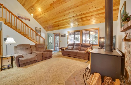 Pine House | Pet-Friendly Pine Getaway with Spa & 2 Decks, Near Downtown