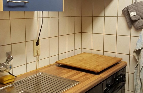 Neuhaus am Rennweg House | Cozy Retreat on the Rennsteig: Pet-Friendly with Spa & Pool