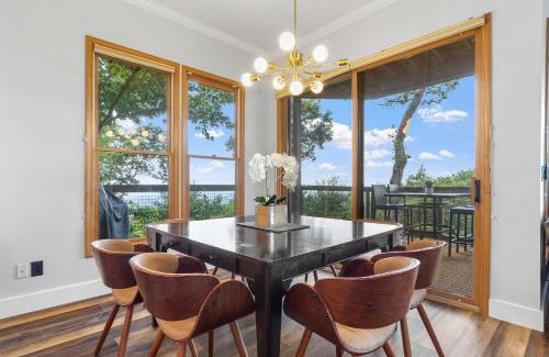 Mountain Air Apartment | Guest Rated 10/10: Pet-Friendly Condo with Balcony Access