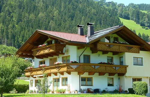 Hoarberg Apartment | Explore Nature: Hiking & Cycling with Spa and Hot Tub