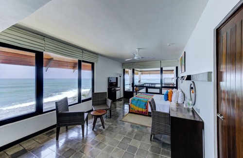 Nalagasdeniya Hotel | Relaxing Hikka Tranz by Cinnamon with Pool & Family Amenities