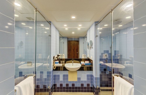 Nalagasdeniya Hotel | Relaxing Hikka Tranz by Cinnamon with Pool & Family Amenities