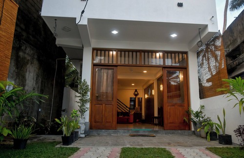 Hikkaduwa Villa | Hikkaduwa Hign-End Villa Steps from the Beach