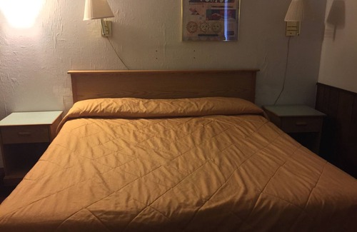 Mountain Home Hotel | Welcoming Hilander Motel: Family-Friendly with Breakfast