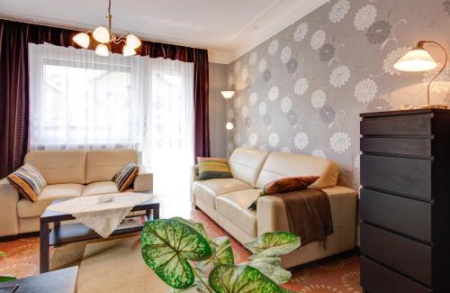 Heviz House | Cozy Hilda Vendégház Hévíz with Kitchen & Accessibility