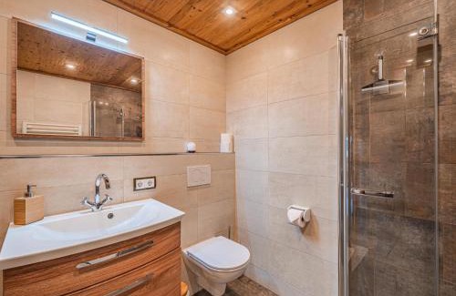 Kirchdorf in Tirol Apartment | Experience Oceanfront Bliss at Hilde 2 – A Poolside Escape