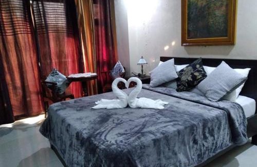 Vigan Hotel | Budget-Friendly HilFrans Lodge with Breakfast & Family Care
