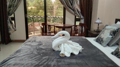 Vigan Hotel | Budget-Friendly HilFrans Lodge with Breakfast & Family Care