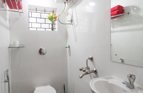 Palolem House | Idyllic Hilias Retreat: Guest Rated 9.8 with Family Amenities