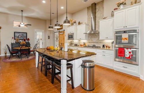 Austin House | Pet-Friendly Hill Country Ranch Home with Heated Pool & Views