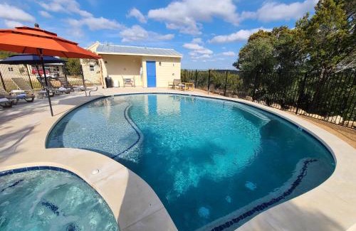 Dripping Springs House | Pet-Friendly Hill Country Casitas with Top Guest Ratings