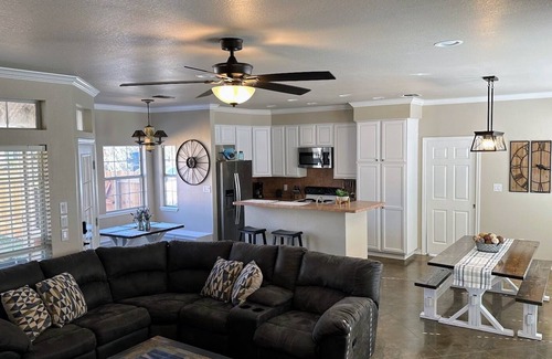 Johnson City House | Experience Hill Country Escape: Pet-Friendly & Spa Amenities