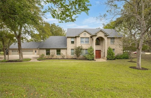 Leander House | Family-Friendly Retreat in Beautiful Hill Country