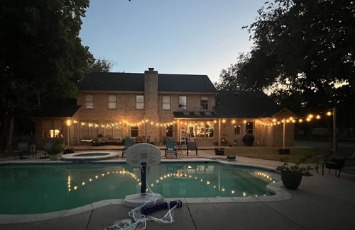 Leander House | Family-Friendly Retreat in Beautiful Hill Country