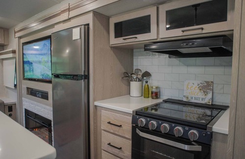 Oatmeal House | Hill Country Glamping Escape: Cozy RV with Pool