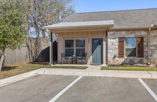 Fredericksburg House | Hill Country Hideout in FBGTX