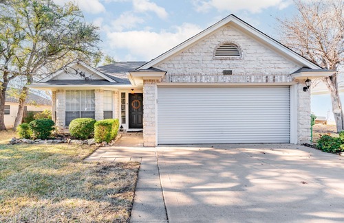 Anderson Mill West House | Hill Country Retreat - 10 Min to Domain & Top Rated Stay