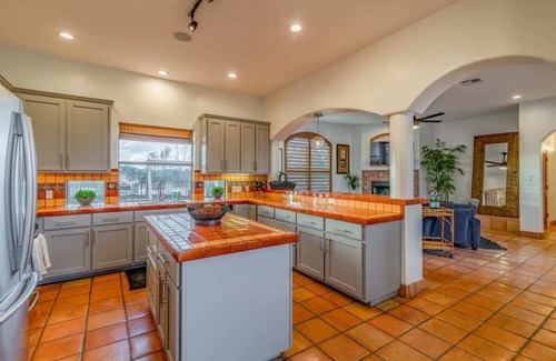 Austin House | Hill Country Mansion | Event Venue | Pool | Spa