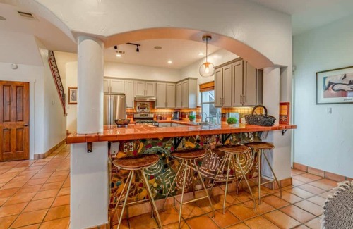 Austin House | Hill Country Mansion | Event Venue | Pool | Spa