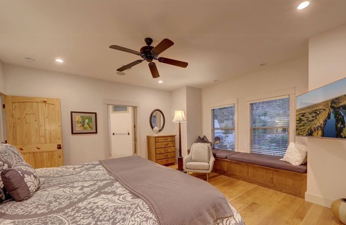 Hunt House | HILL COUNTRY OASIS W/ HOT TUB & FIREPLACE BOOK NOW FOR OCT 23/APRIL 24 ECLIPSES