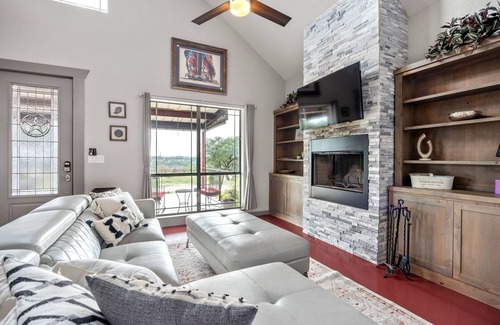 Johnson City House | Tranquil Hill Country Retreat by the Pedernales River