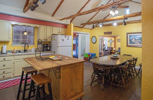 Ingram House | Hill Country Retreat - 2 bedroom/2 bath