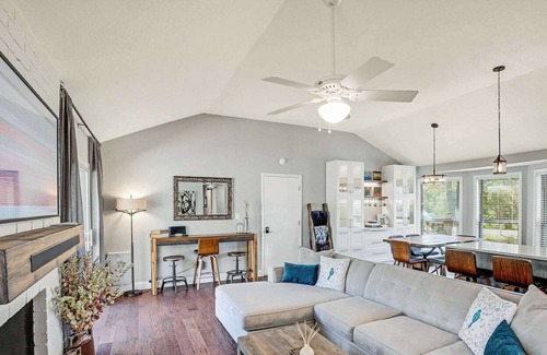 West Oak Hill House | Hill Country Retreat *Cozy Outdoor Living Space*