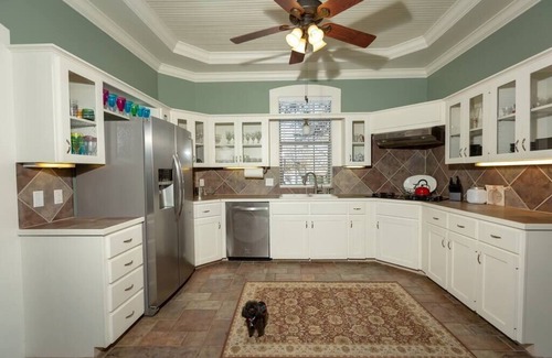 Johnson City House | Hill Country Wine Retreat: Walk to Food, Bars & Wineries