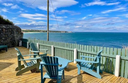 Cullen House | Hill Crest - Cliff Top Cottage with Oceanfront Views