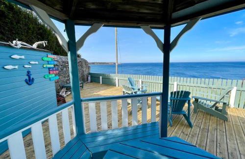 Cullen House | Hill Crest - Cliff Top Cottage with Oceanfront Views