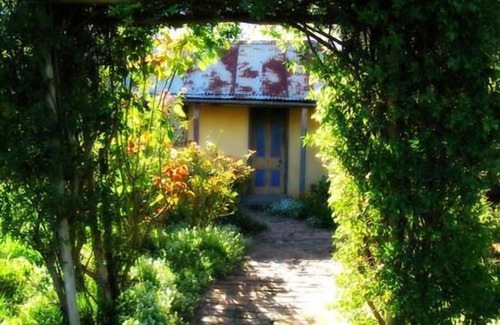 Hill End Hotel | Hill End Lodge: Guest Rated 9/10 with Family-Friendly Amenities