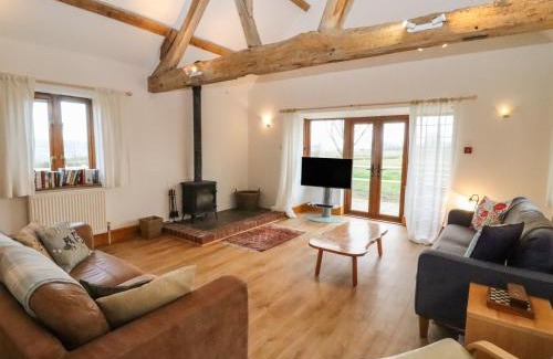 Longtown House | Cozy Hill Farm Cottage: A Family and Pet Friendly Escape