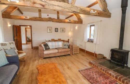 Longtown House | Cozy Hill Farm Cottage: A Family and Pet Friendly Escape